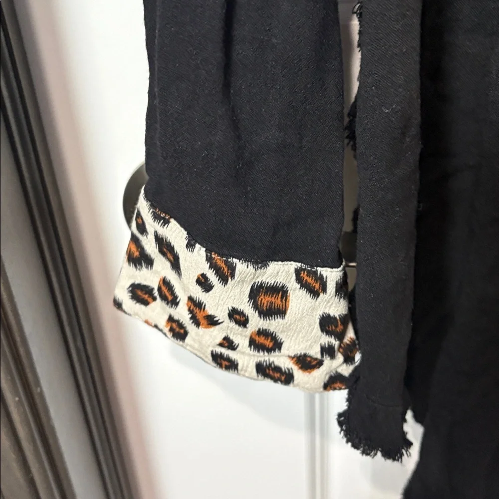 Umgee Black Shirt with Leopard Print Details - Picture 4 of 6
